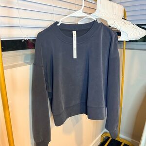 LULULEMON CREWNECK size 6
